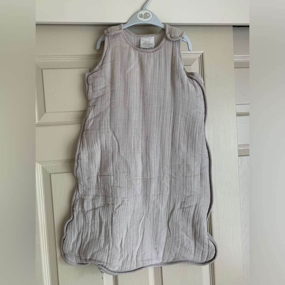 Aden+Anais sleep sack size small 0-6mts